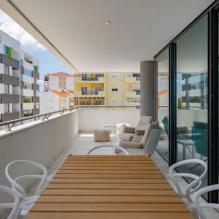 Deluxe 1 With Pool By Homing Apartment *